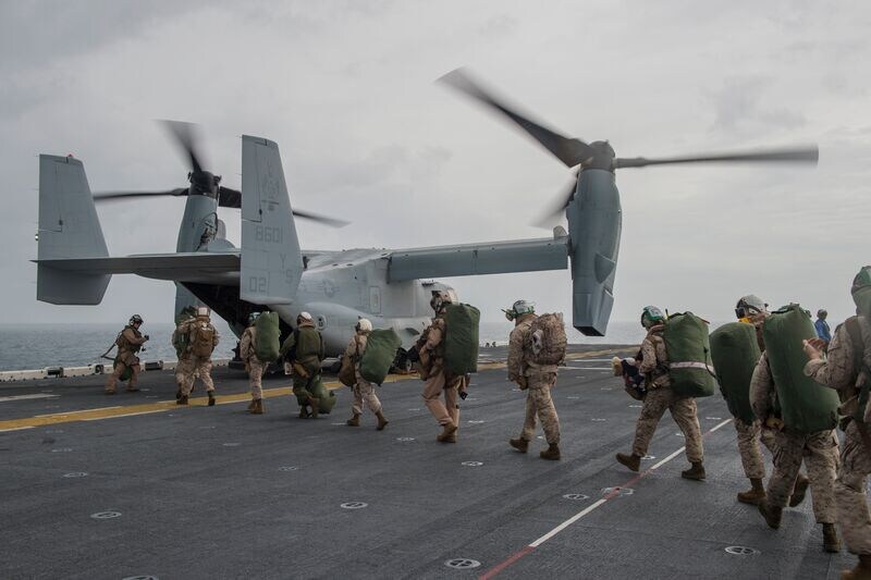 MV-22_部隊の輸送