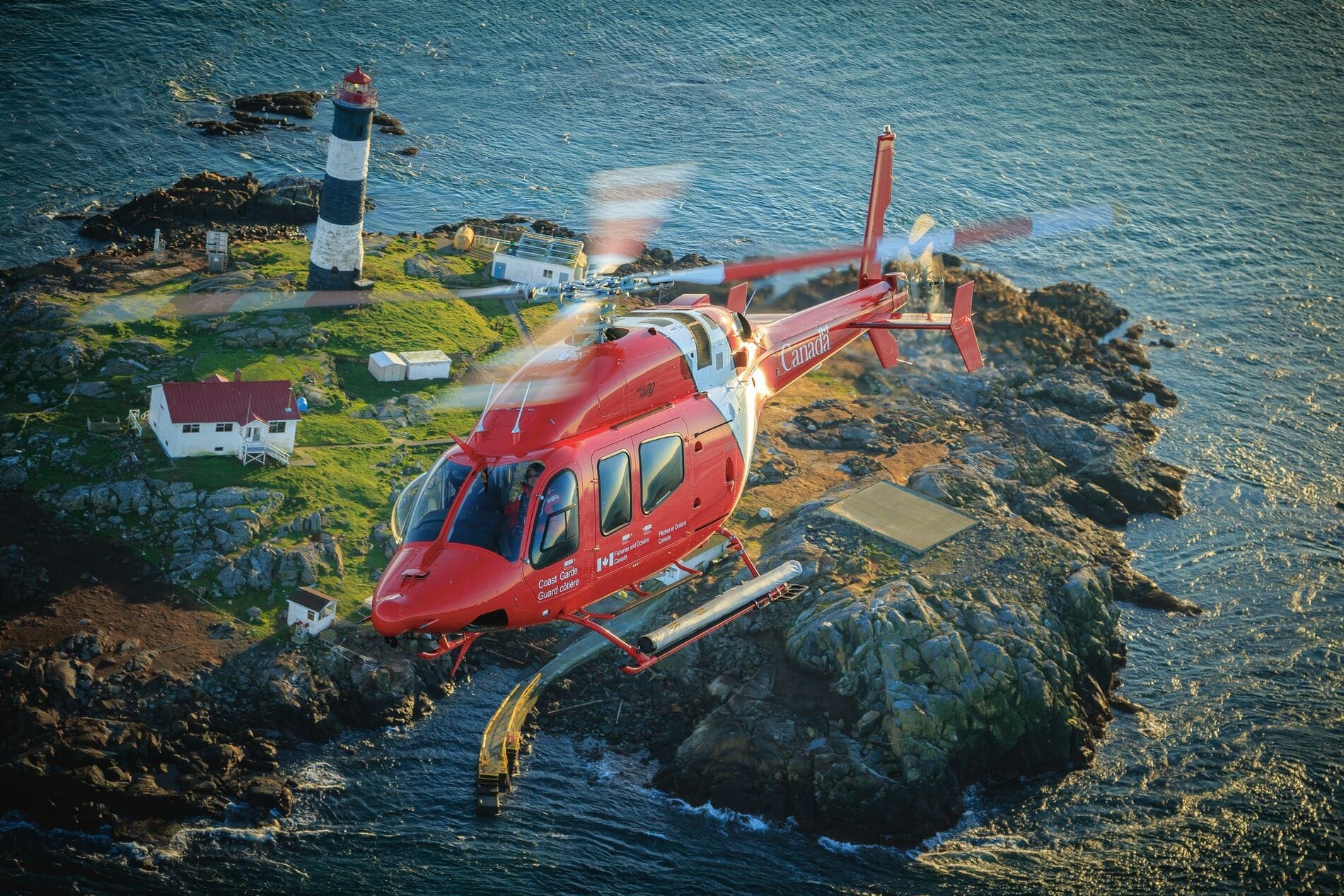Web_Hero-05-MAY_HERO_429_Canadian-Coast-Guard_158-15-406_2015_layered