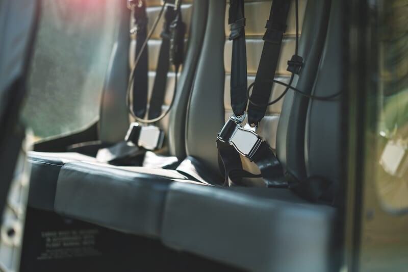 取り外し可能な座席を備えたBell 505高級ヘリコプター